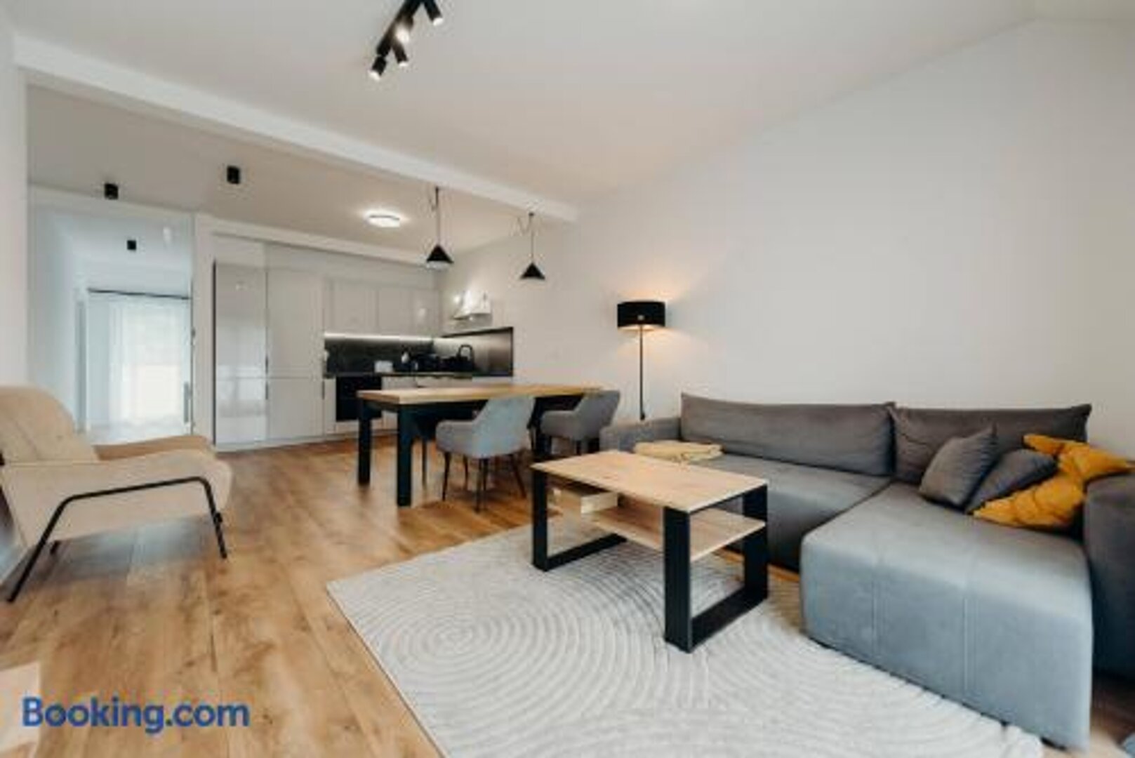 Apartament z balkonem J2