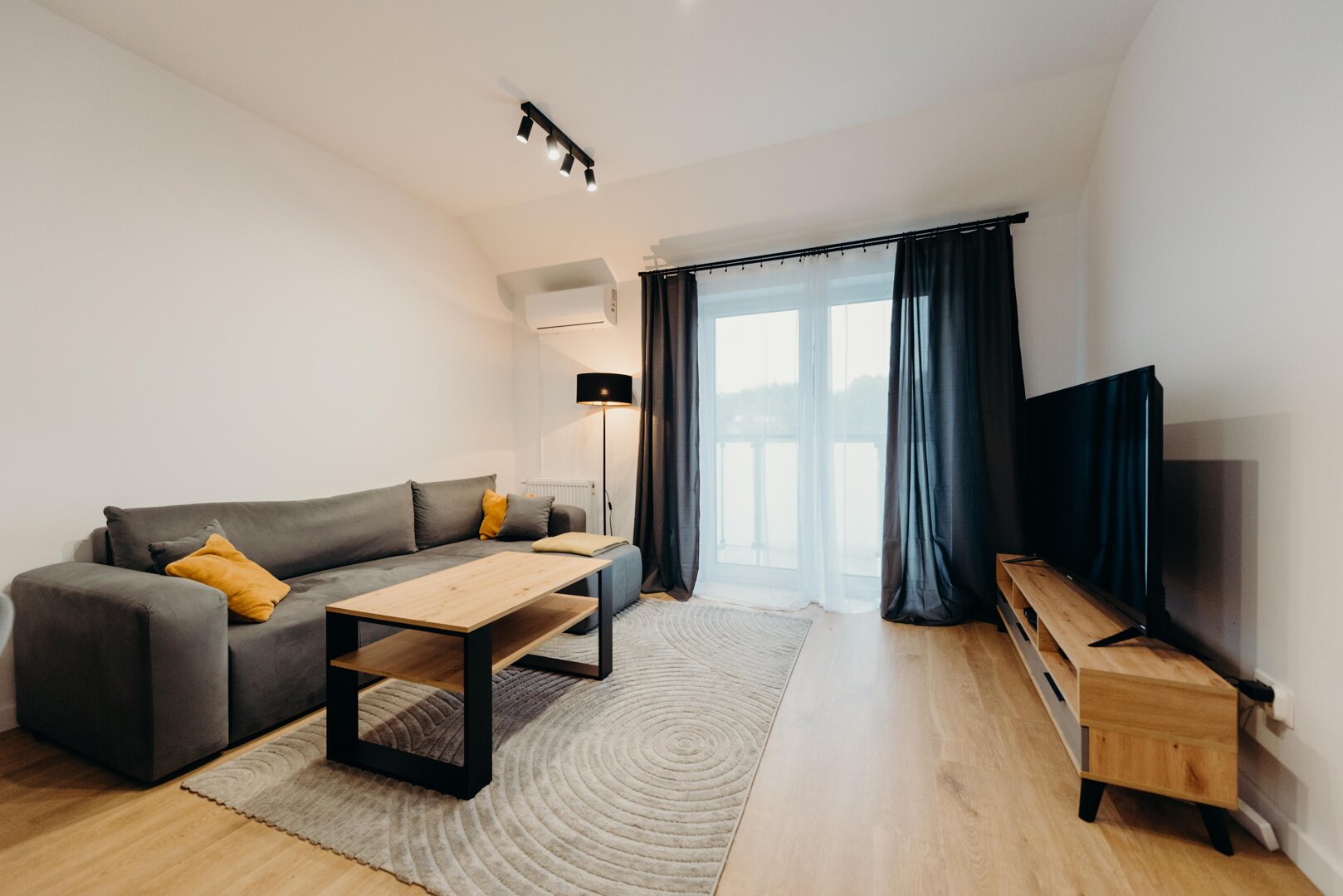 Apartament z ogr&oacute;dkiem D1